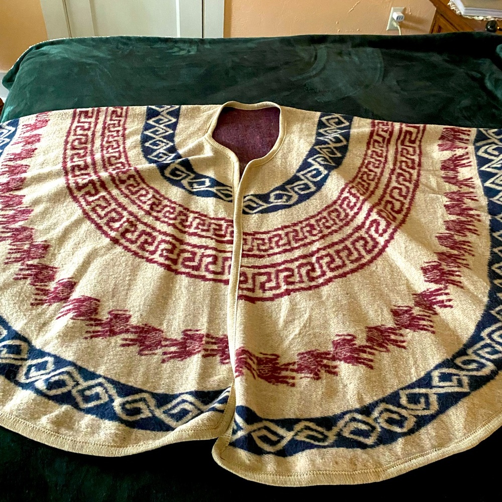 Cape,never worn, very soft very nice, one size.